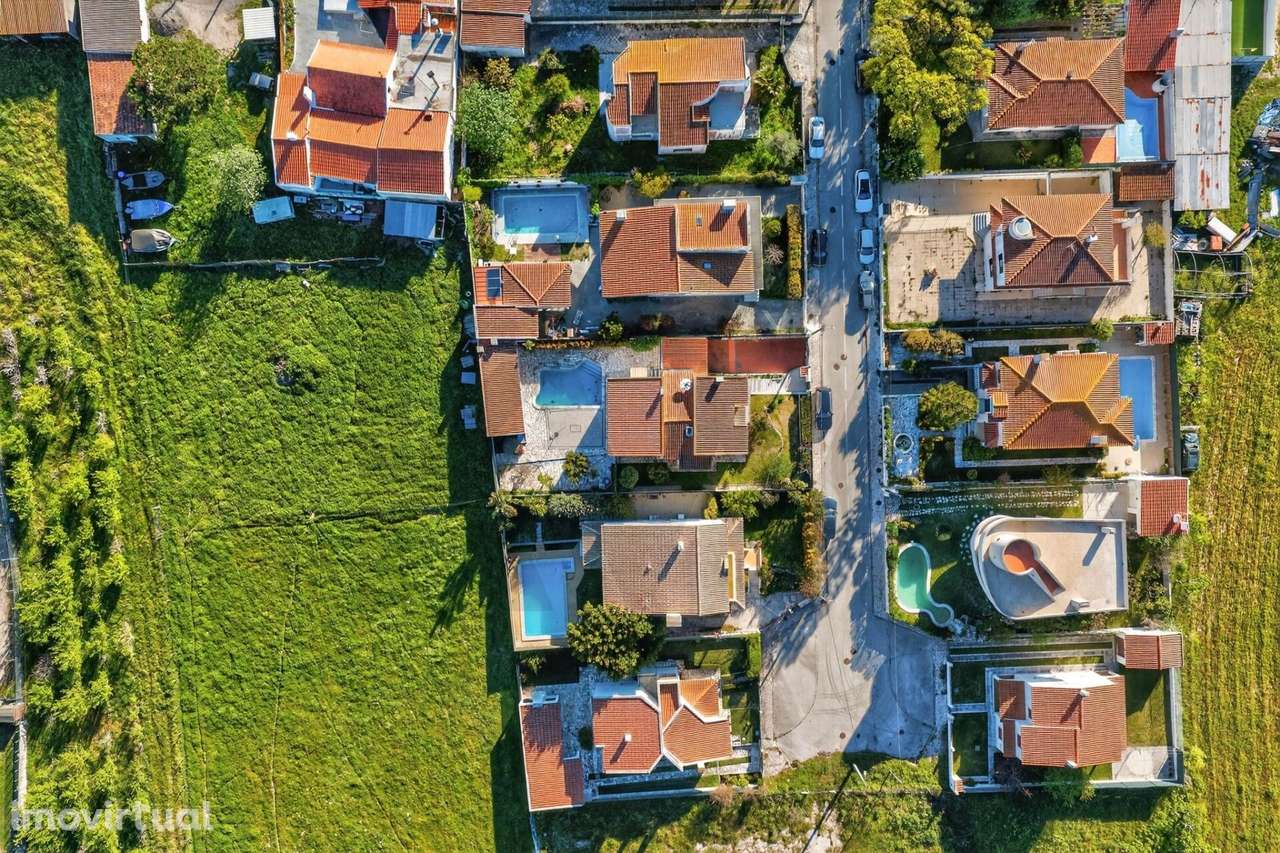 Moradia T4 isolada com piscina - Grande imagem: 4/59