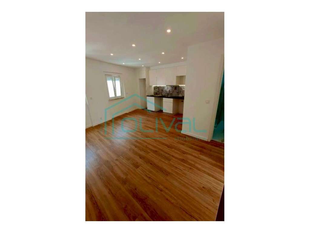 Apartamento T2 à venda em Póvoa de Santa Iria e Forte da Casa - Grande imagem: 2/9