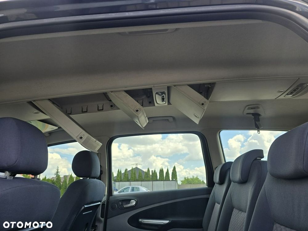 Ford Galaxy - 19
