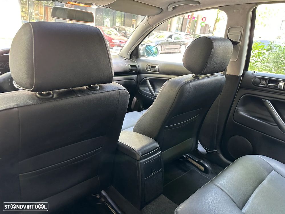VW Passat Variant 1.9 TDi Confl Top EC - 18