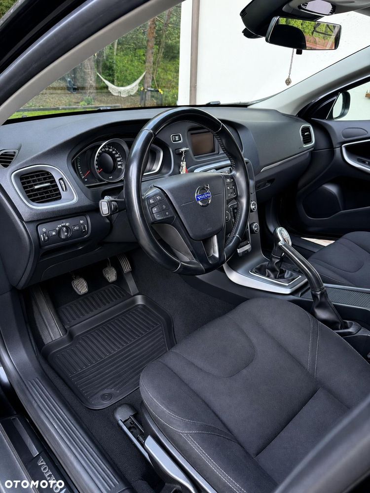 Volvo V40 Cross Country - 6