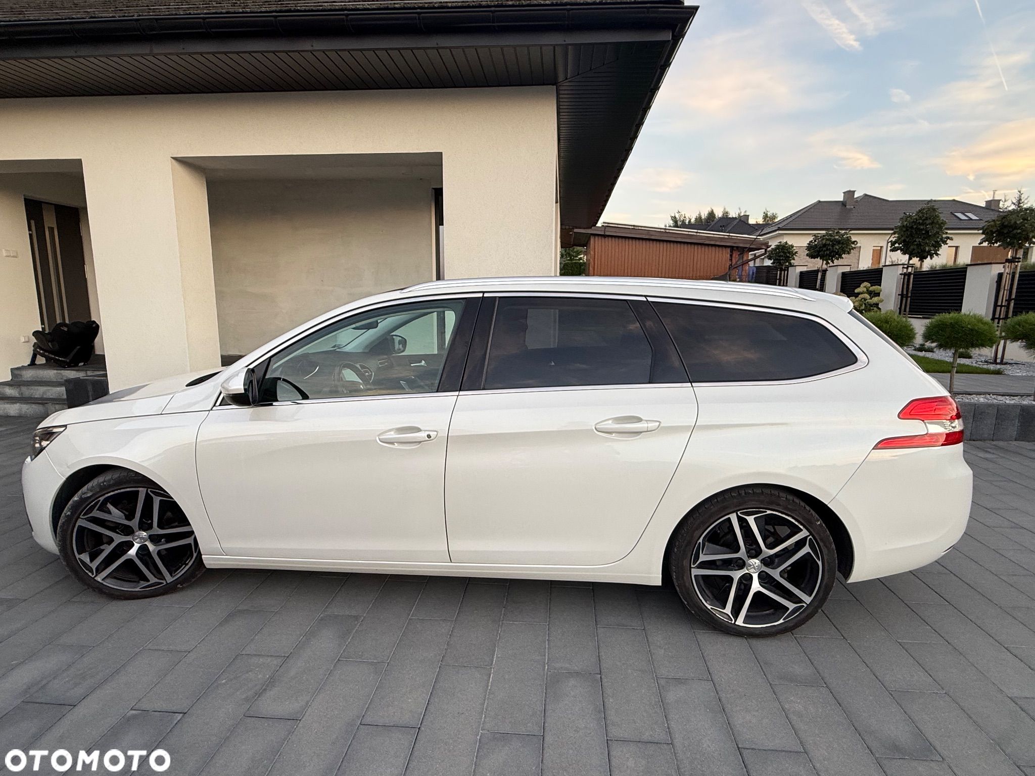 Peugeot 308 SW 1.6 BlueHDi Allure S&S EAT6 - 1
