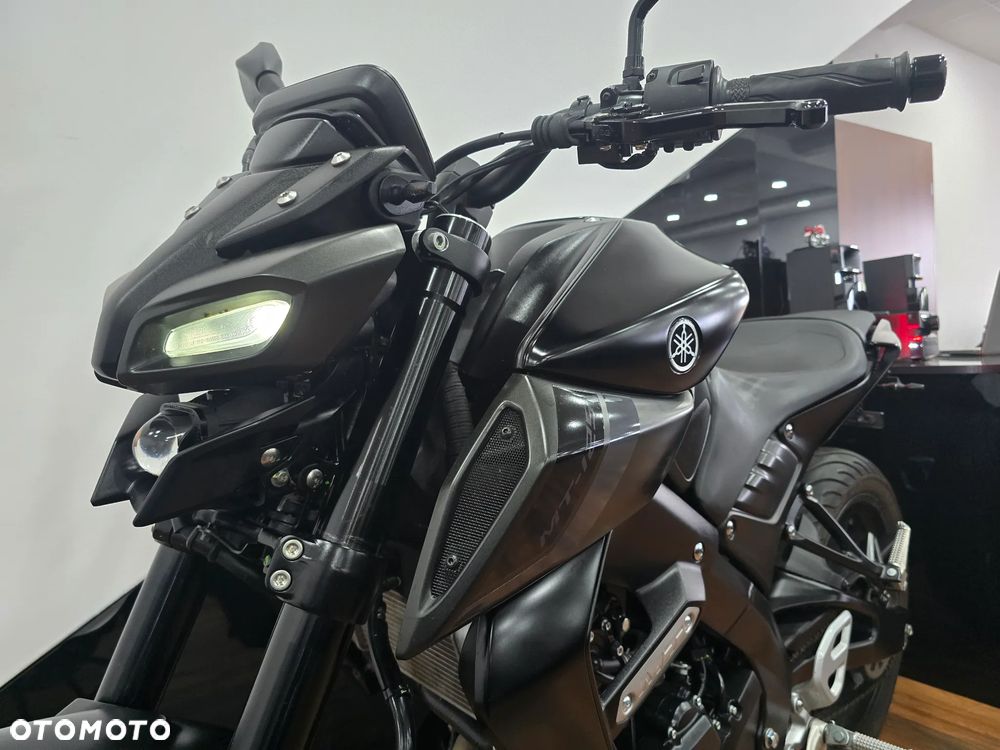 Yamaha MT - 19