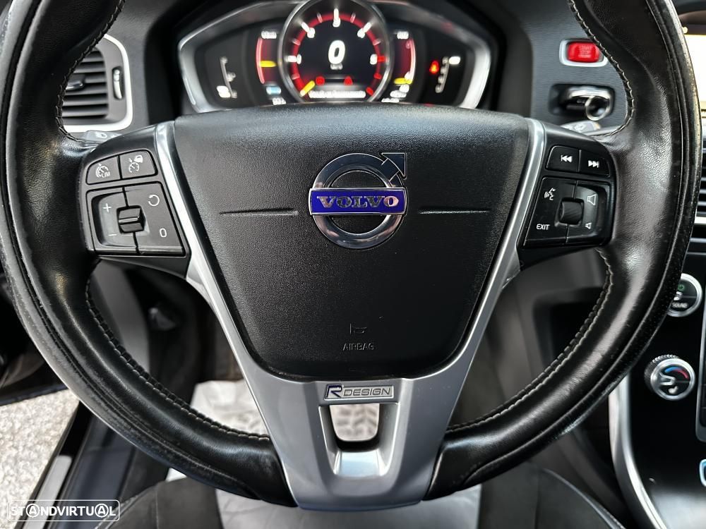 Volvo V60 2.4 D6 R-Design AWD Phev - 24