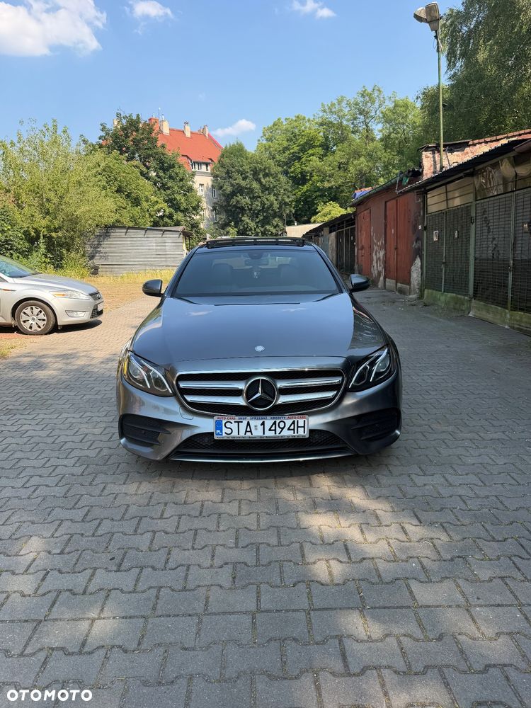 Mercedes-Benz Klasa E 300 9G-TRONIC AMG Line - 3
