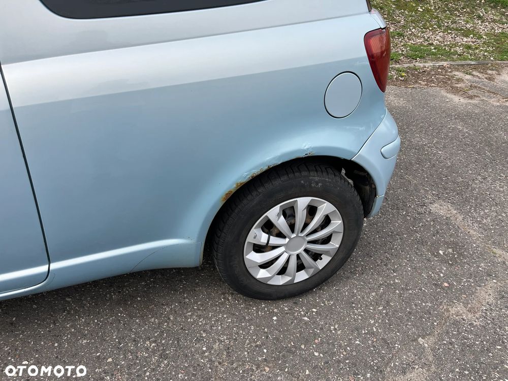 Toyota Yaris 1.0 - 6