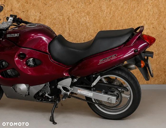 Suzuki GSX - 7