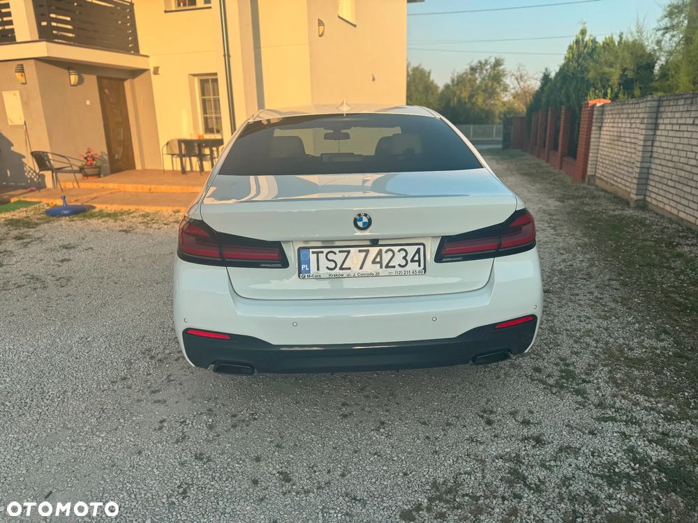 BMW Seria 5 520d xDrive M Sport sport - 9