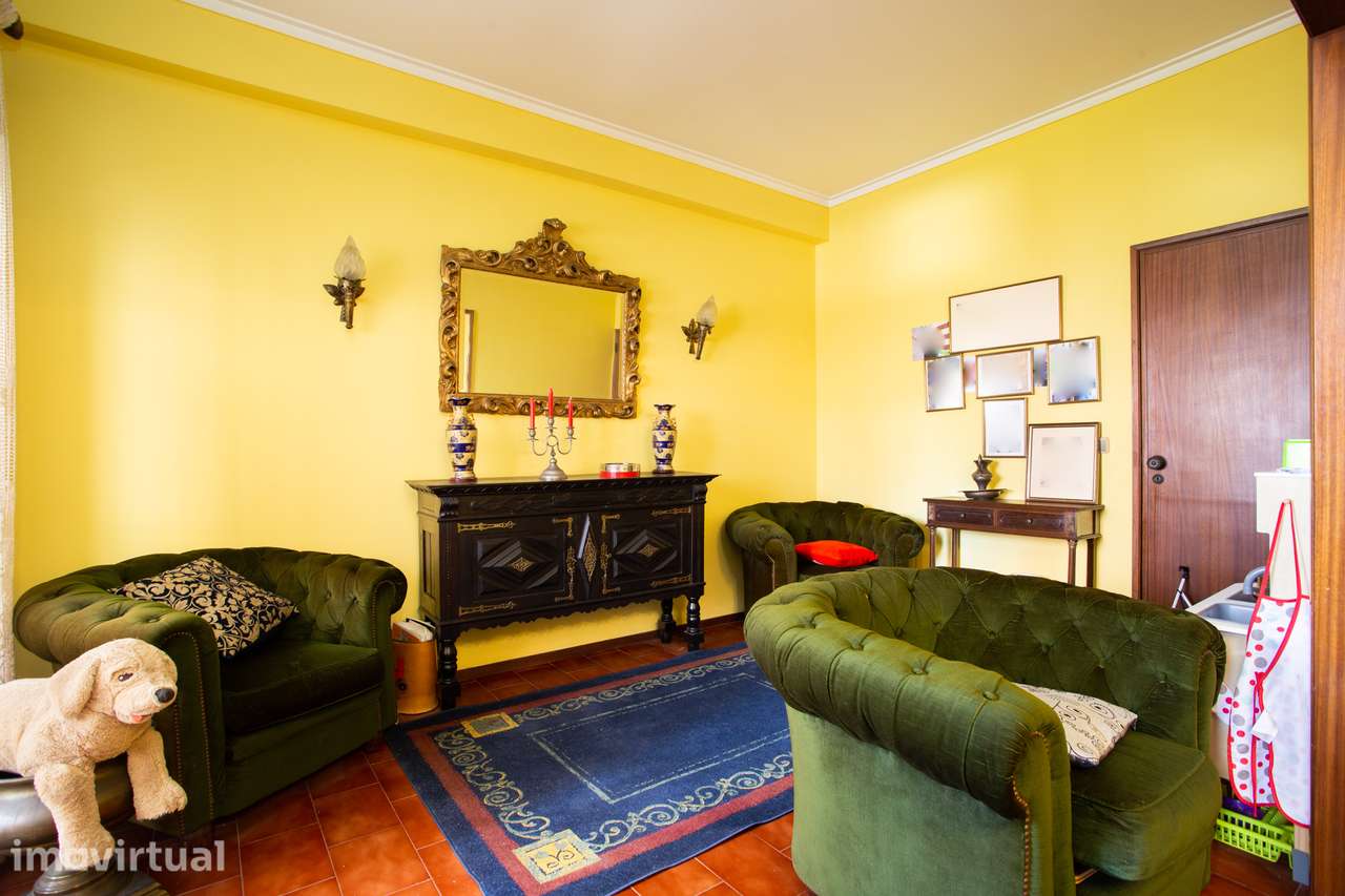 Apartamento T4 na Av. Bombeiros Voluntários de Algés - Grande imagem: 5/26