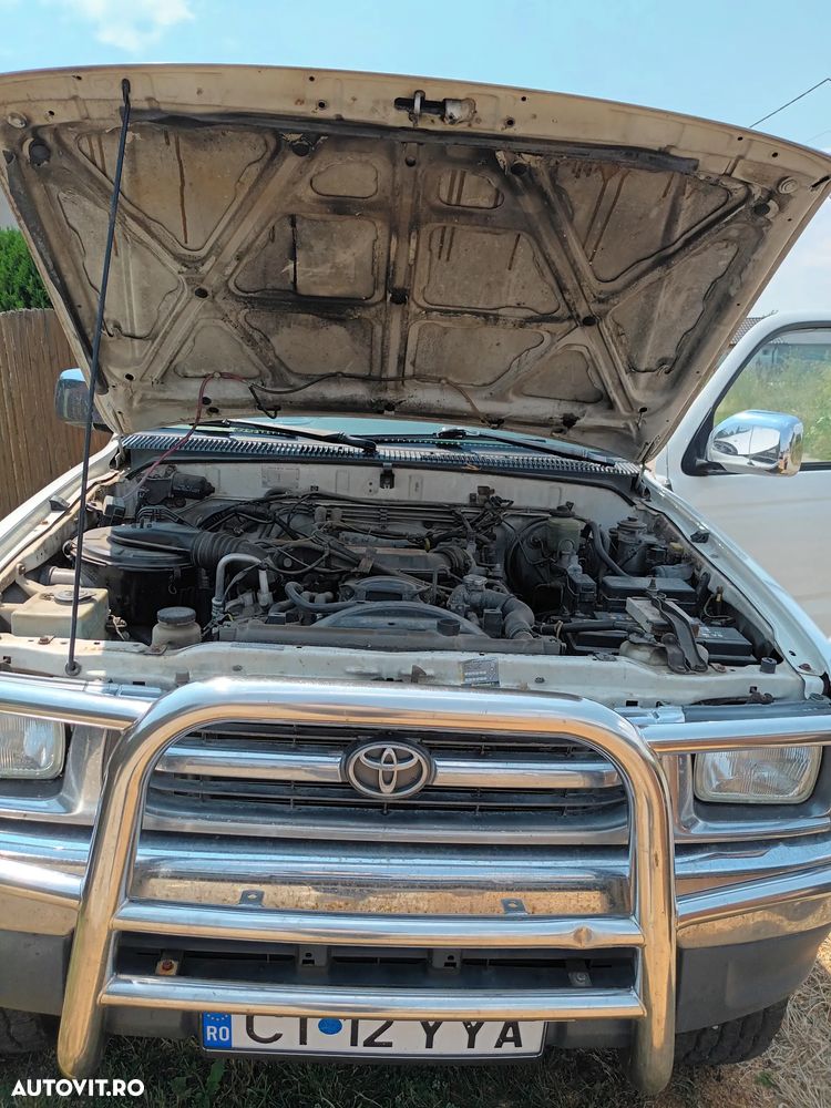 Toyota Hilux - 30
