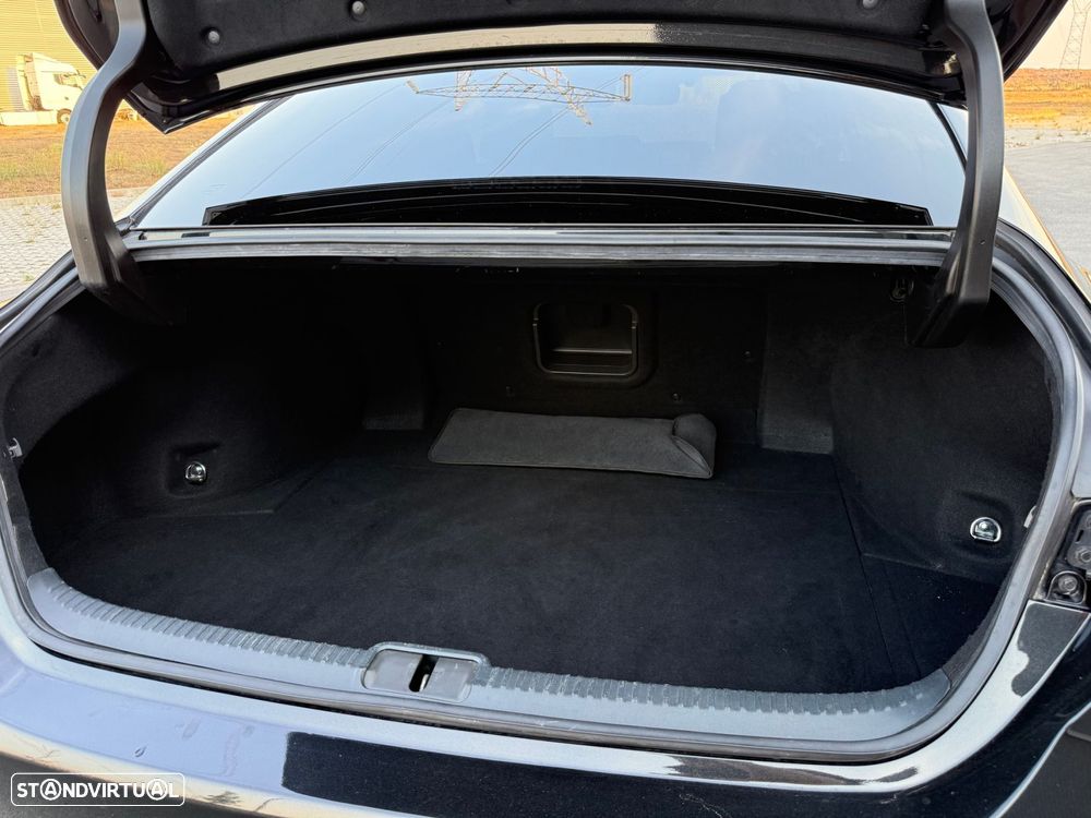 Lexus ES 300h Executive+ - 23