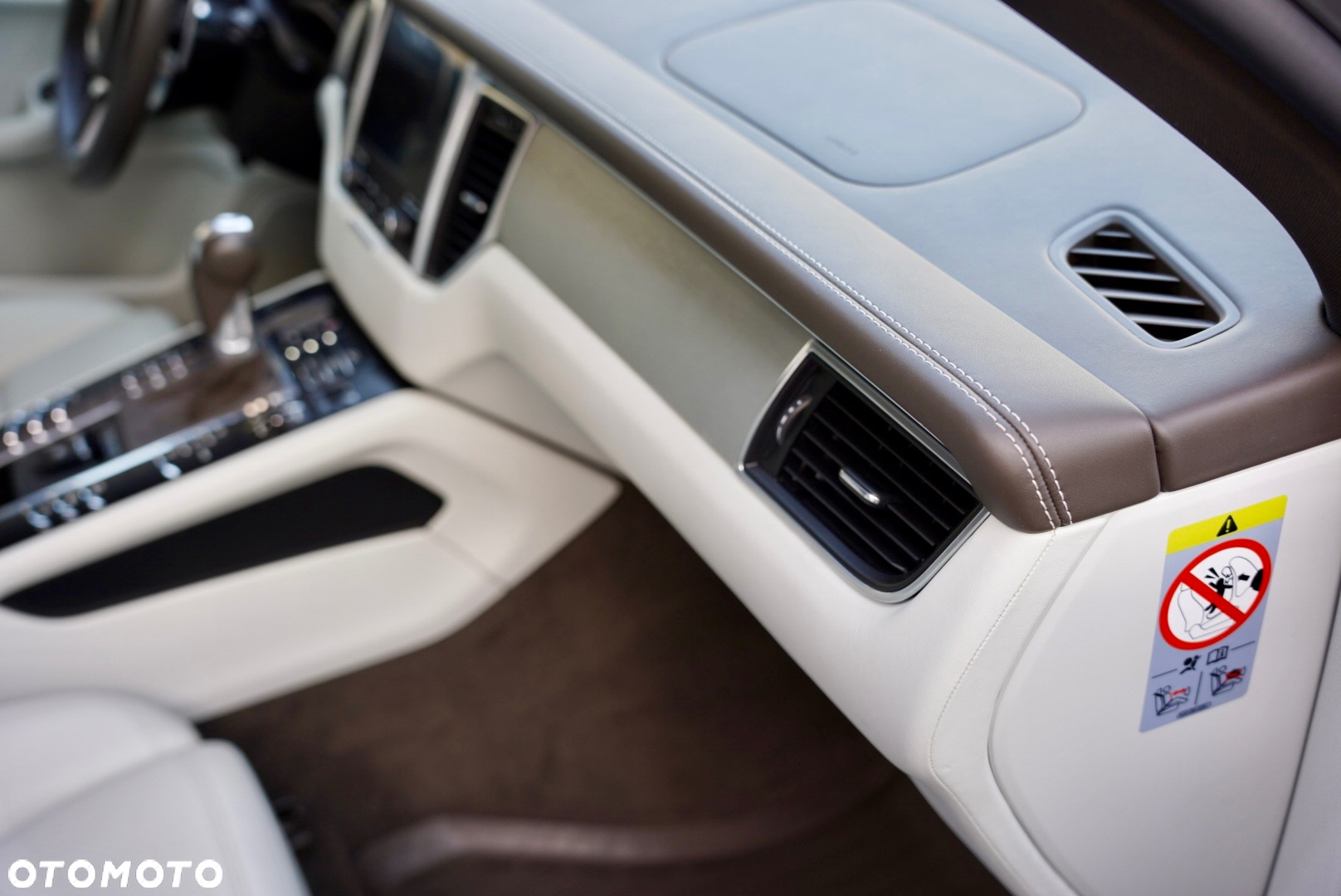 Porsche Macan Standard - 10
