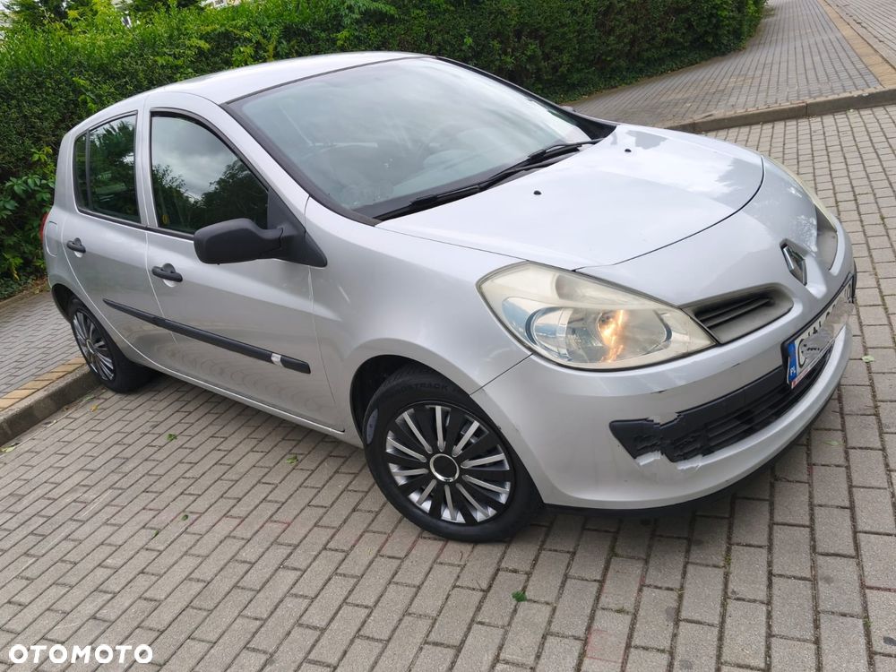 Renault Clio - 2