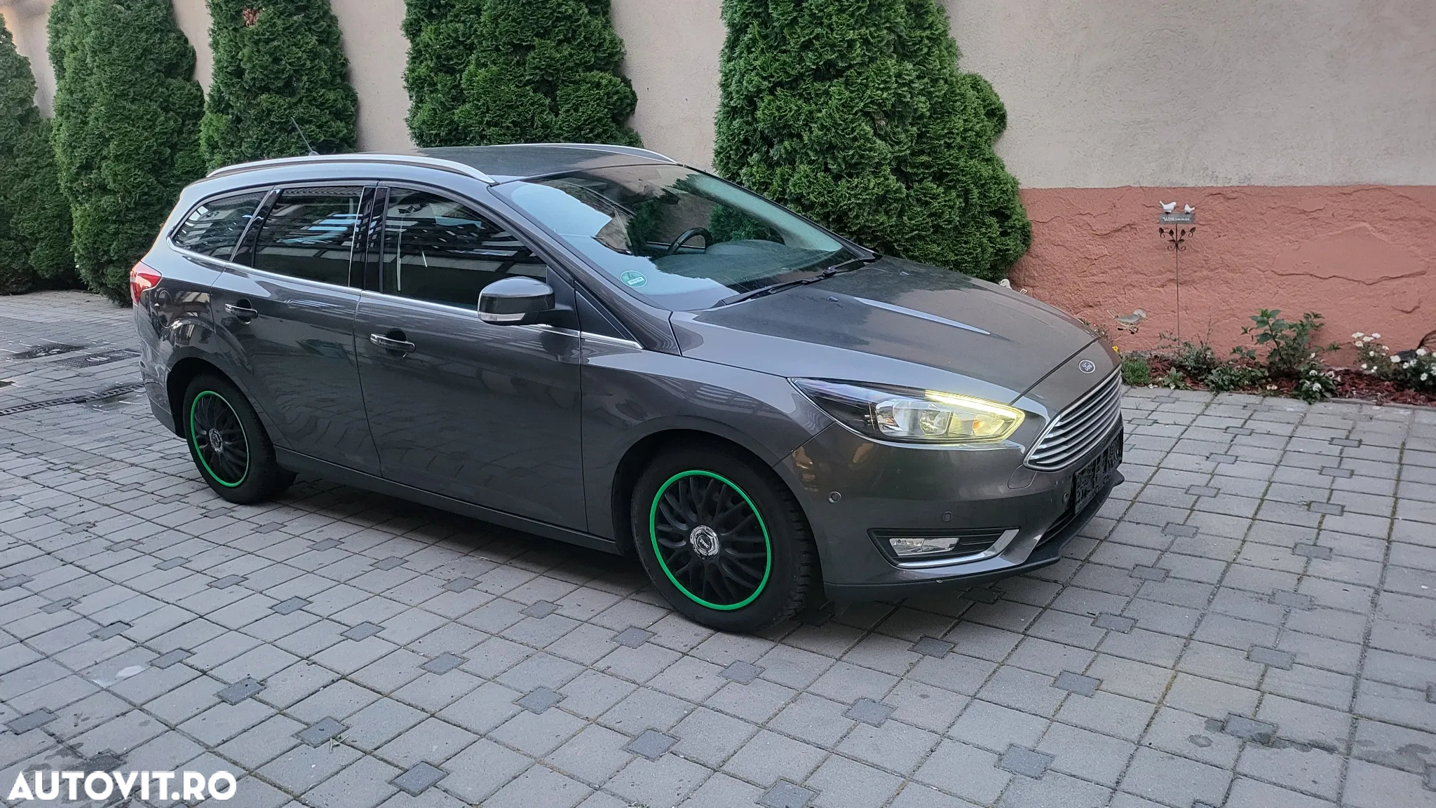 Ford Focus 2.0 TDCi DPF Aut. Titanium - 2
