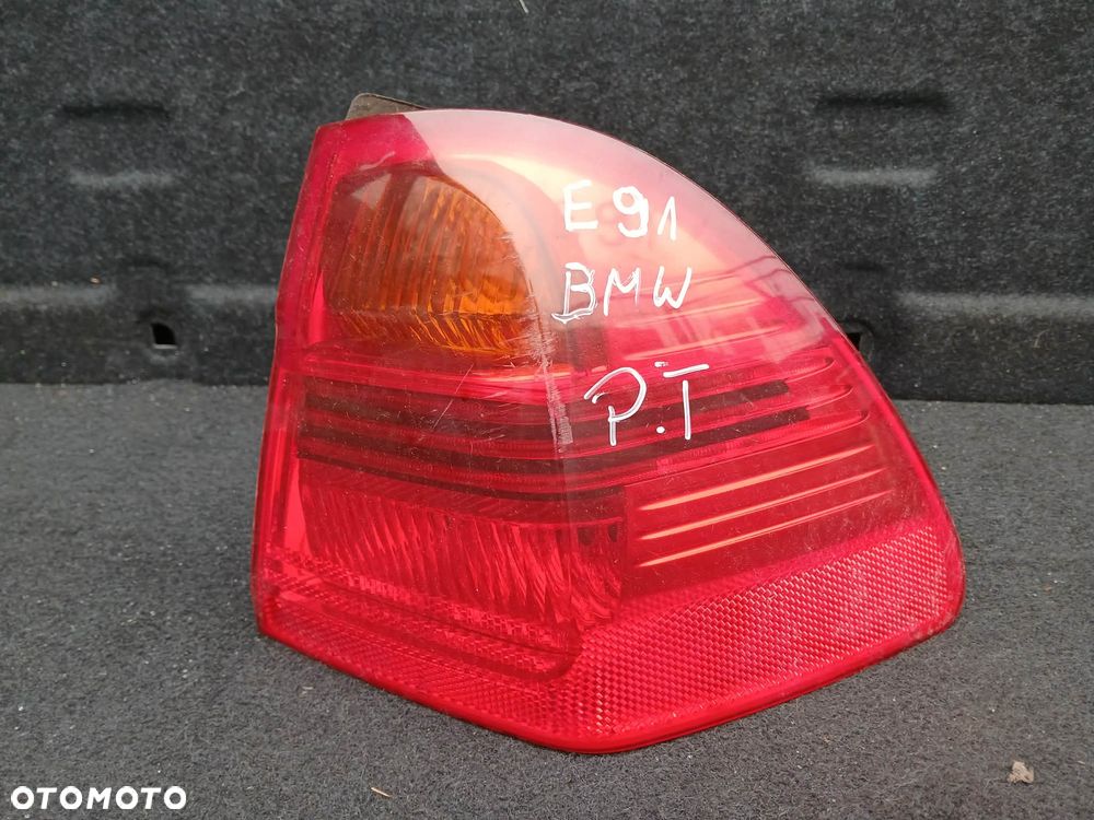 BMW E91 Lampa tylna prawa w błotnik - 1