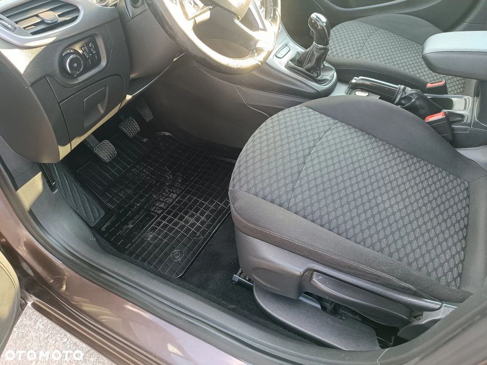 Opel Astra 1.6 D (CDTI) Start/Stop Dynamic - 19