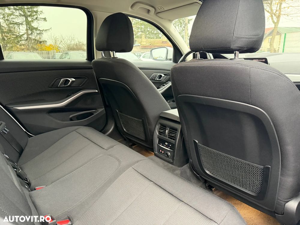 BMW Seria 3 320i xDrive Aut. Advantage - 10