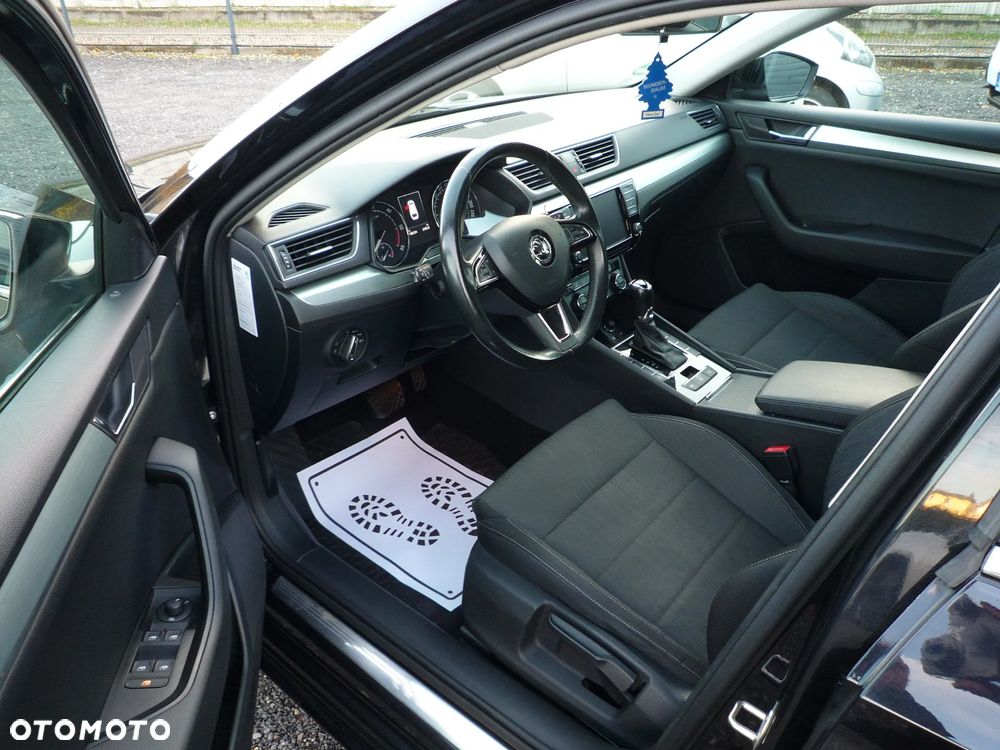 Skoda Superb Combi 2.0 TDI DSG Style - 12