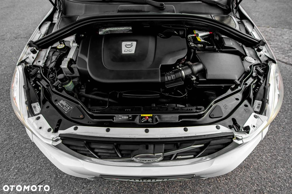 Volvo XC 60 D5 AWD RDesign - 36