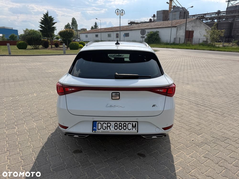 Seat Leon 1.5 eTSI FR DSG - 3