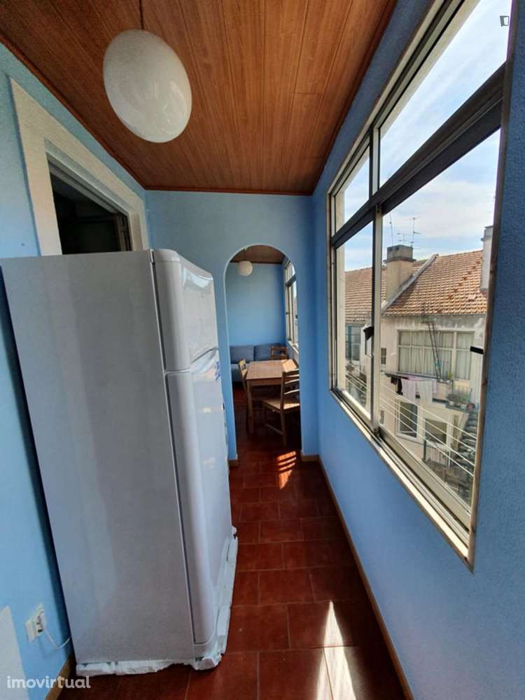 Quarto - localizado em Anjos Lisbon - Grande imagem: 4/9