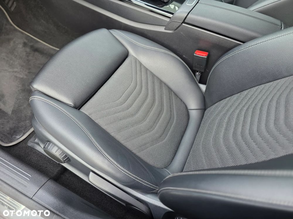 Mercedes-Benz Klasa A 180 Edycja specjalna 7G-DCT - 29