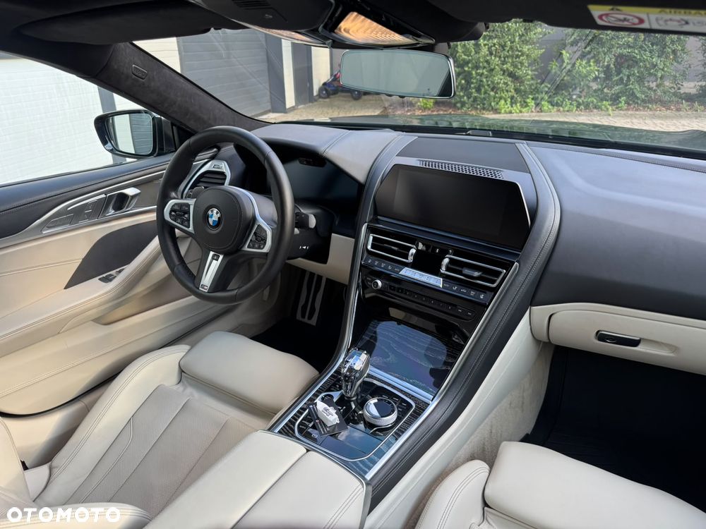 BMW Seria 8 - 26