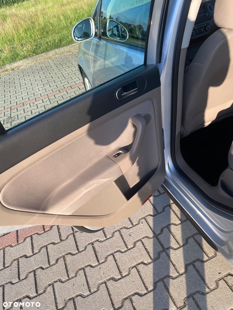 Volkswagen Golf Plus 1.6 TDI DPF BlueMotion Technology DSG Comfortline - 14