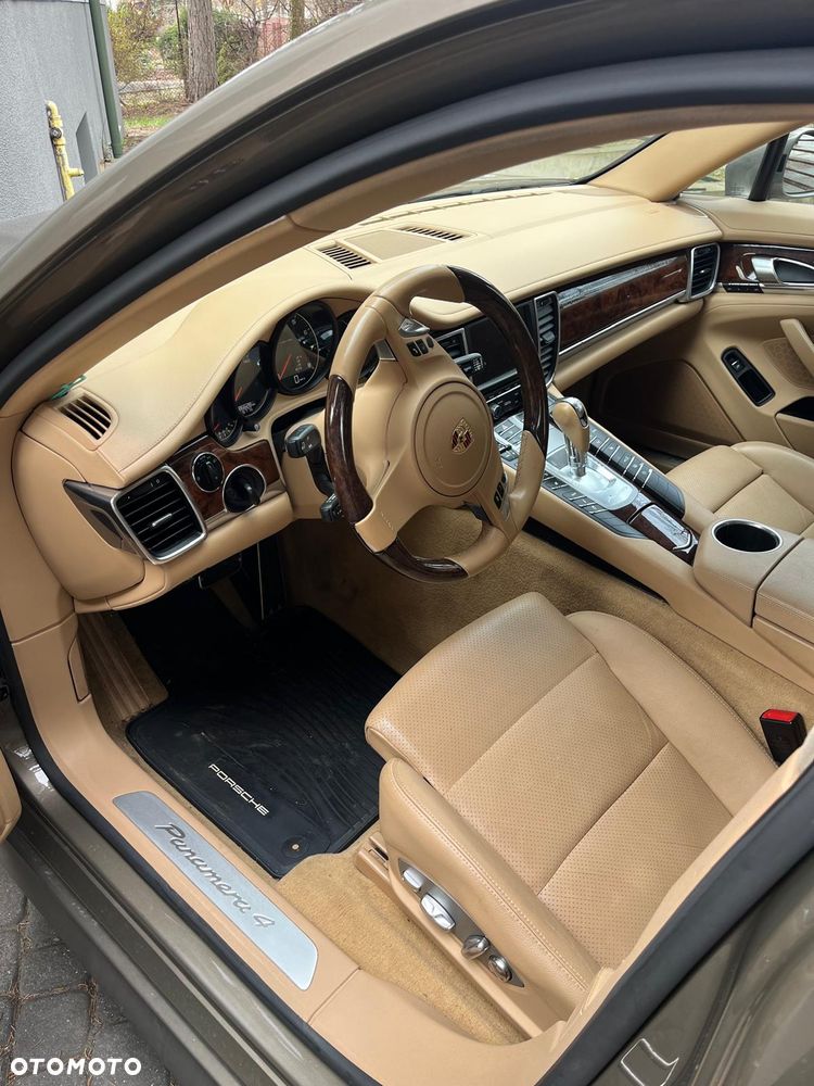 Porsche Panamera 4 - 2