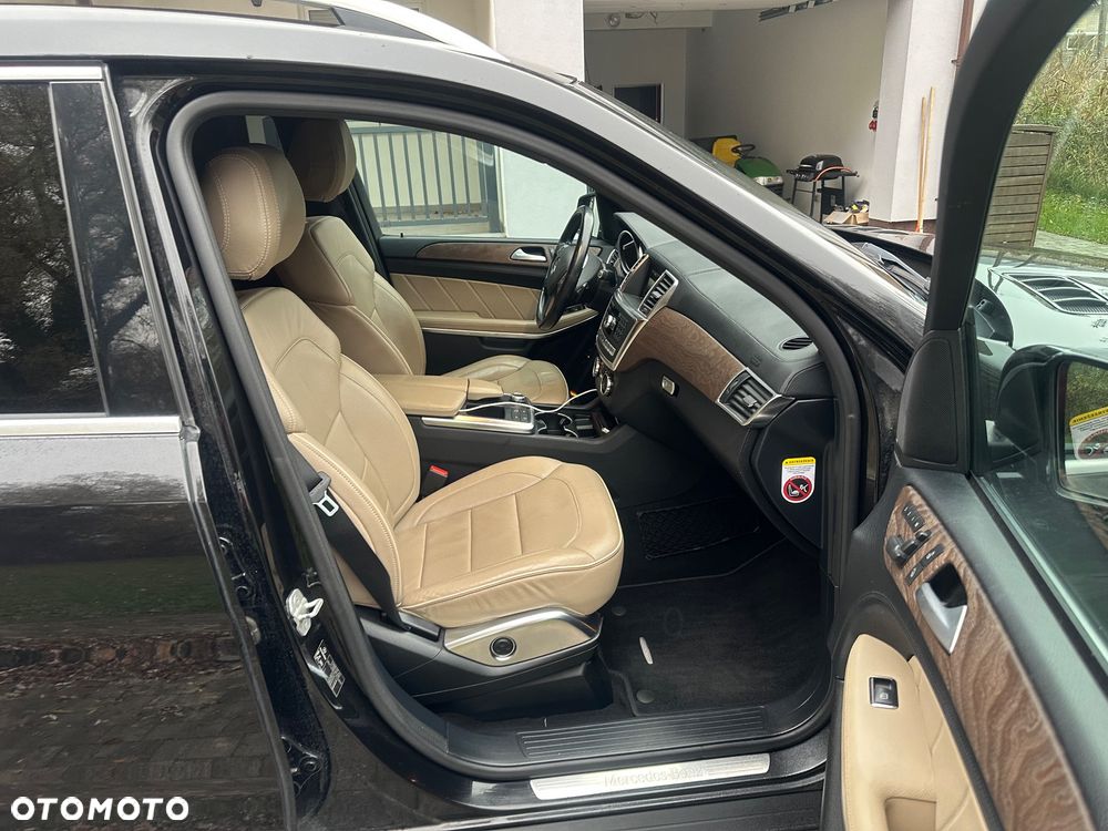 Mercedes-Benz GL 350 BlueTEC 4Matic 7G-TRONIC - 15