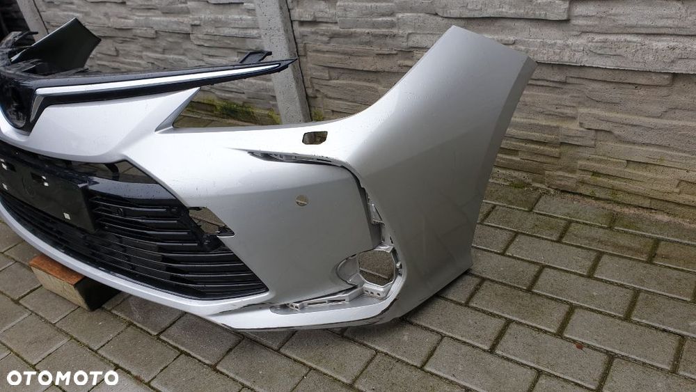 Zderzak Toyota Corolla XII E210 E21 sedan - 4