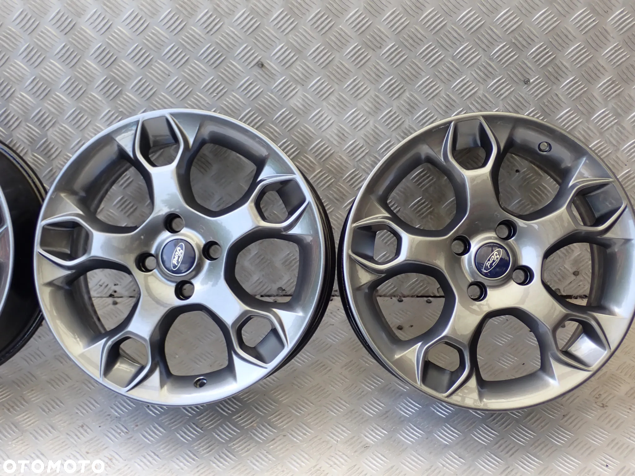FELGI ALUMINIOWE FORD FIESTA 7JX17  ET 47,5  4X108  8A6J-DB 2000 ZŁ (OVO) - 2