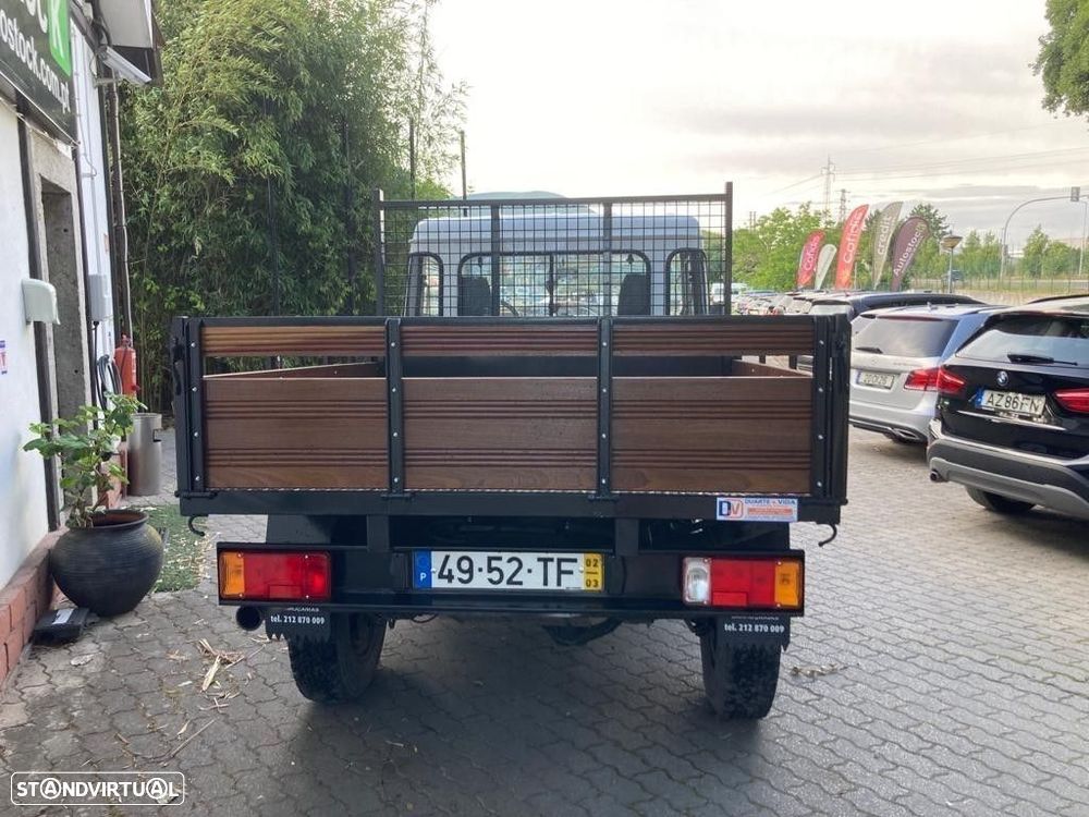 Land Rover Defender - 5