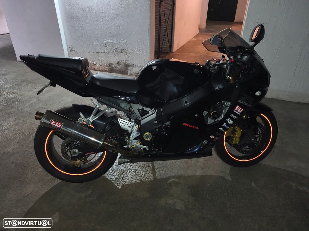 Suzuki GSX-R Sport - 23