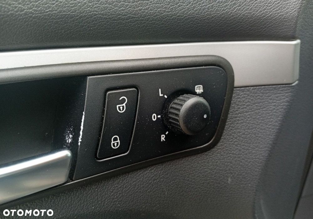 Volkswagen Touran - 22