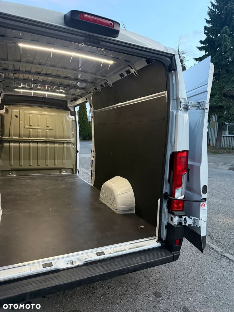 Zabezpieczenie przestrzeni ładunkowej Ducato - 2
