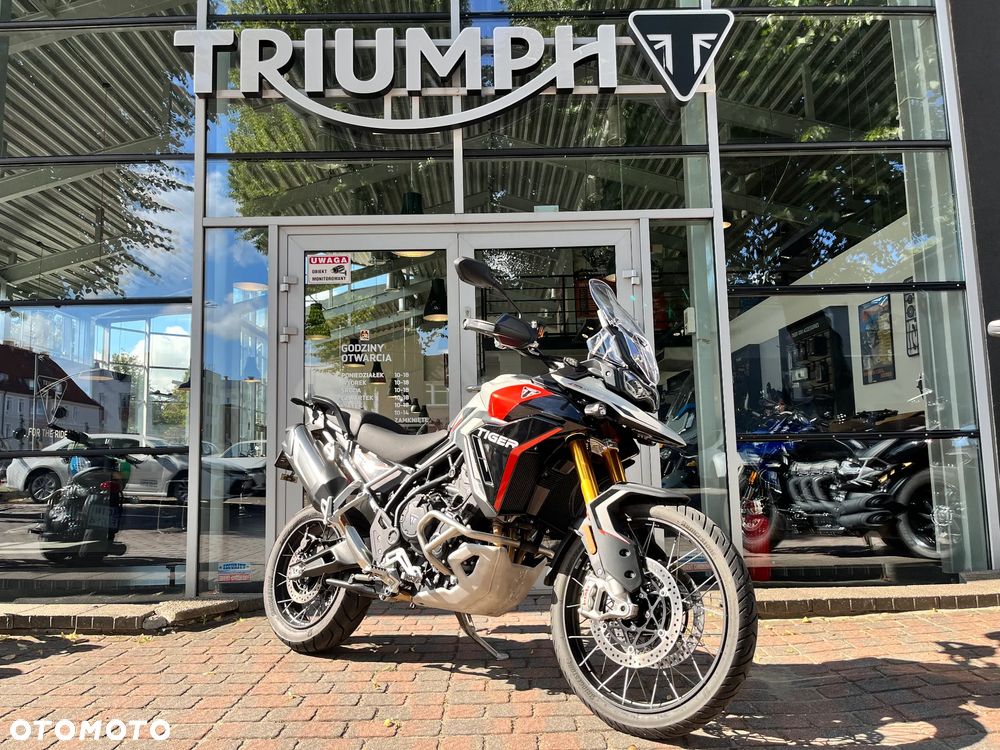 Triumph Tiger - 1