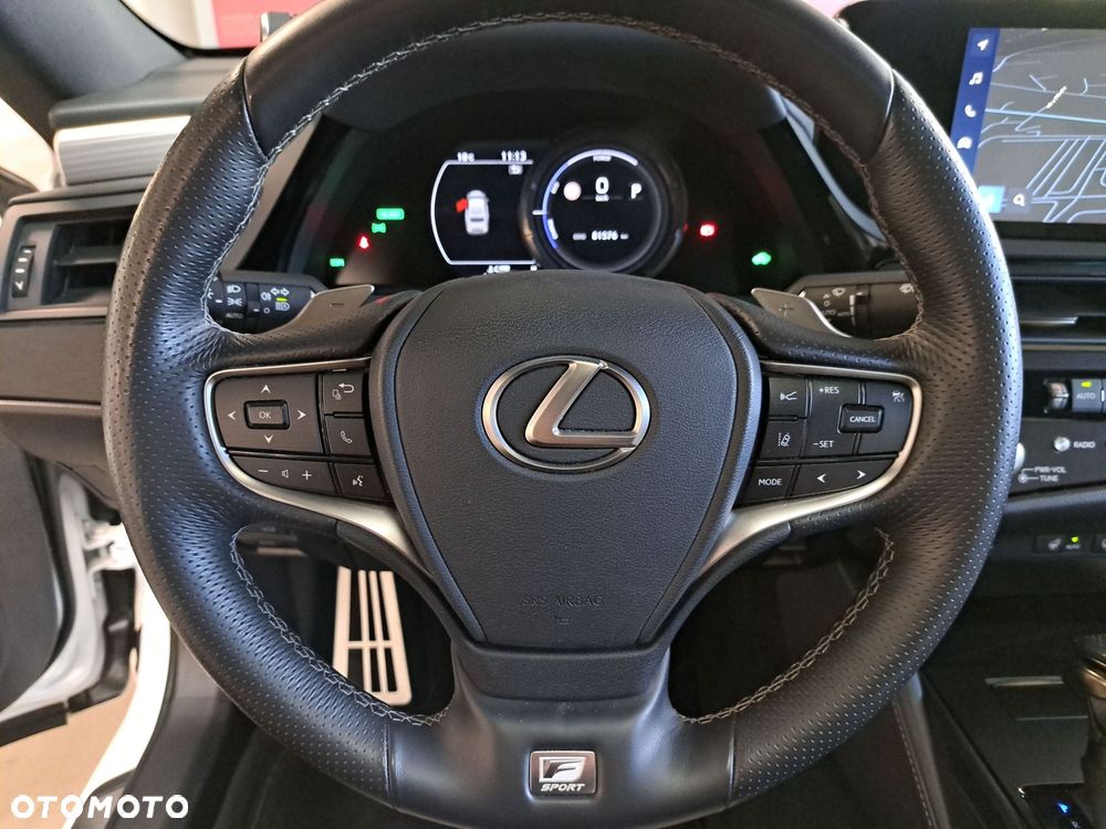 Lexus ES 300h F Sport Edition - 31