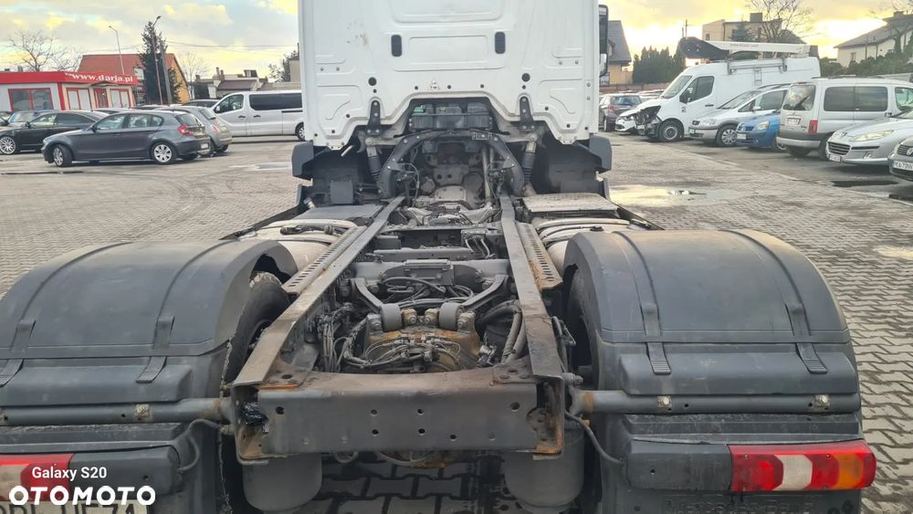 Mercedes-Benz actros - 12