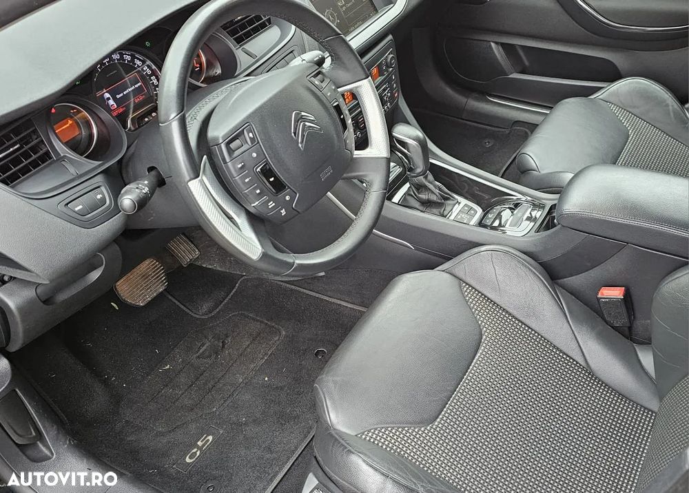 Citroën C5 3.0 HDi BVA6 H3+ Exclusive - 8