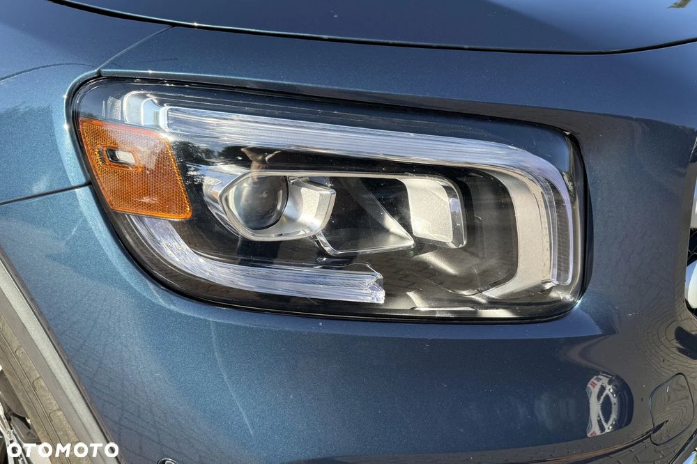 Mercedes-Benz GLB 250 4Matic 8G-DCT - 12