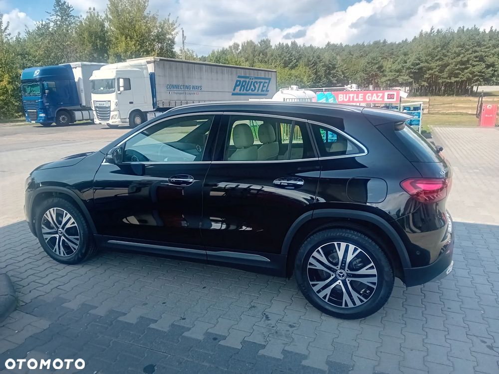 Mercedes-Benz GLA - 2