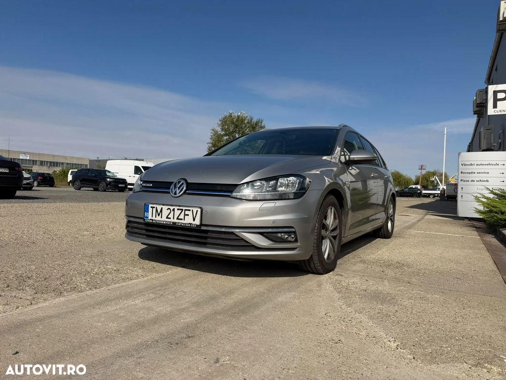 Volkswagen Golf - 2