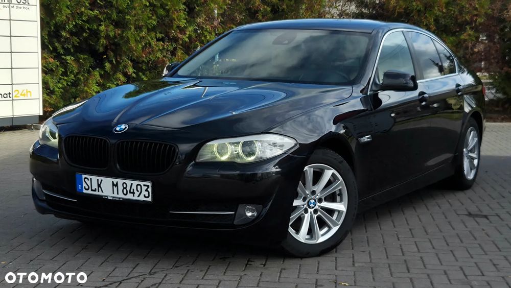 BMW Seria 5 525d - 23