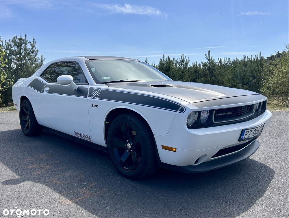Dodge Challenger - 1