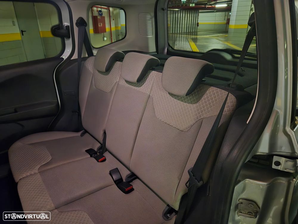 Ford Tourneo Courier 1.0 EcoBoost Titanium - 26