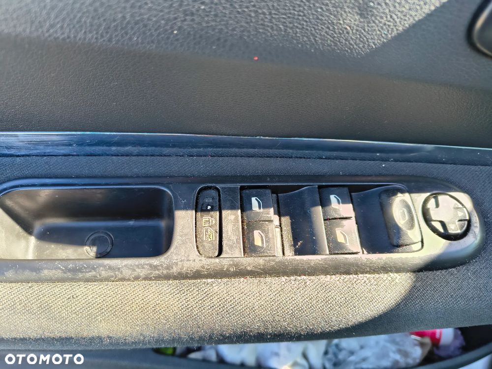 Peugeot 3008 HDi 115 Active - 6