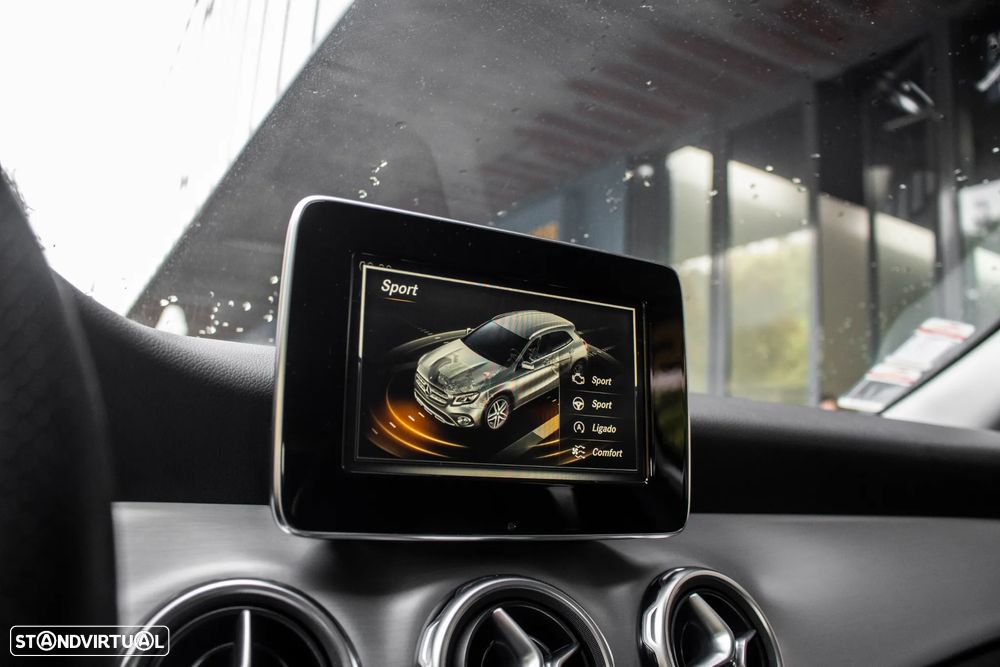 Mercedes-Benz GLA 180 d Urban - 40