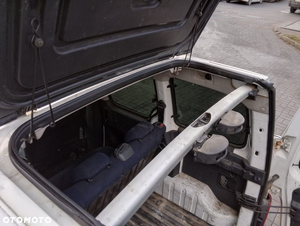 Peugeot Partner I FL (02-10r.) 1.6 HDI 74KM. Silnik DV6BTED4 Skrzynia 20DP37 lakier EWP/EWPA/EWPB/249. Cały na części. GWARANCJA !!!  Przód Tył Zestaw Komplet Drzwi Klapa Zderzak Błotnik Maska Grill Atrapa Szyba Pas Lampa Lusterko Boczki Fotel Kanapa Kokpit Deska Rozdzielcza Przełącznik Włącznik Sterownik Przewody Wiązka Instalacja Moduł Komputer Czujnik Listwa Pompa Alternator Wtryski Głowica Rozrusznik Kompresor Sprzęgło Dwumas Silnik Skrzynia ABS Klimatyzacji Paliwa Wspomagania Kolektor Turbina Przepustnica Zawór Chłodnica Koło Hak Belka Sanki Zawieszenie Mcpherson Półoś Amortyzator Wydech Tłumik Zacisk Most - 12