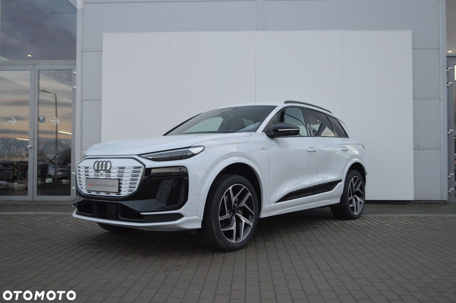 Audi Q6 e-tron - 3